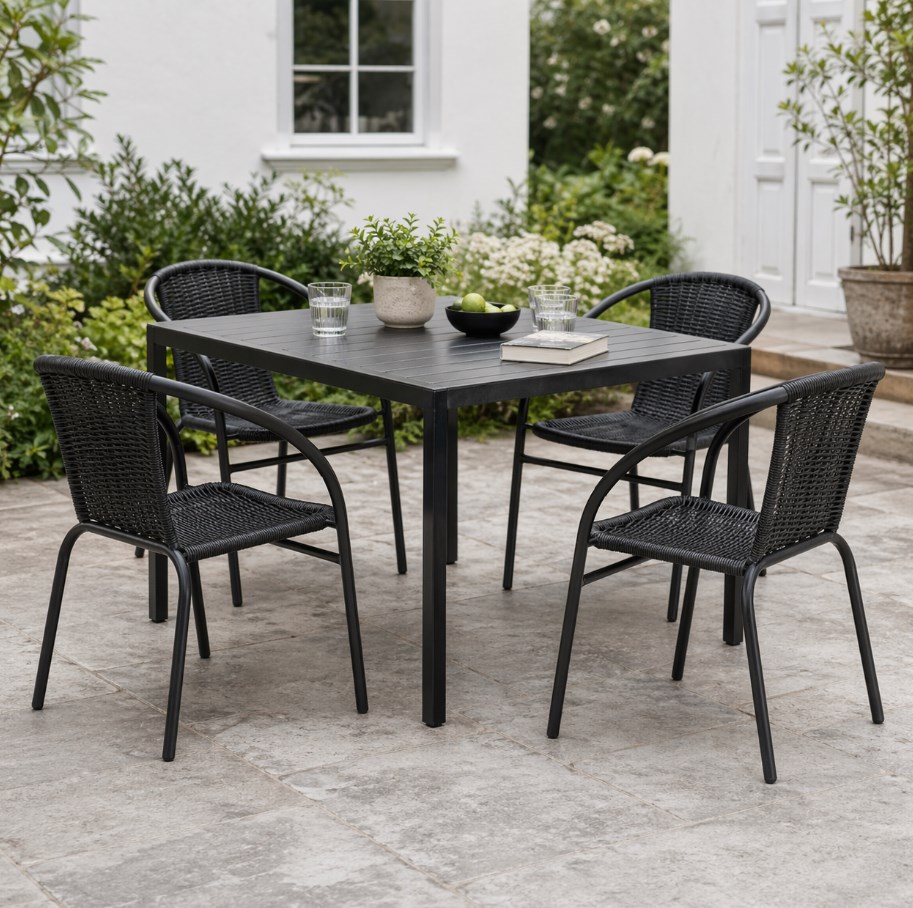 Krzesło ogrodowe VIGO czarne z polirattanu ze stalową konstrukcją